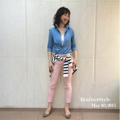デニムシャツ ピンクパンツ 大人のカジュアルコーデのポイント 30代40代向けパーソナルスタイリストが教えるファッションコーディネート東京 横浜